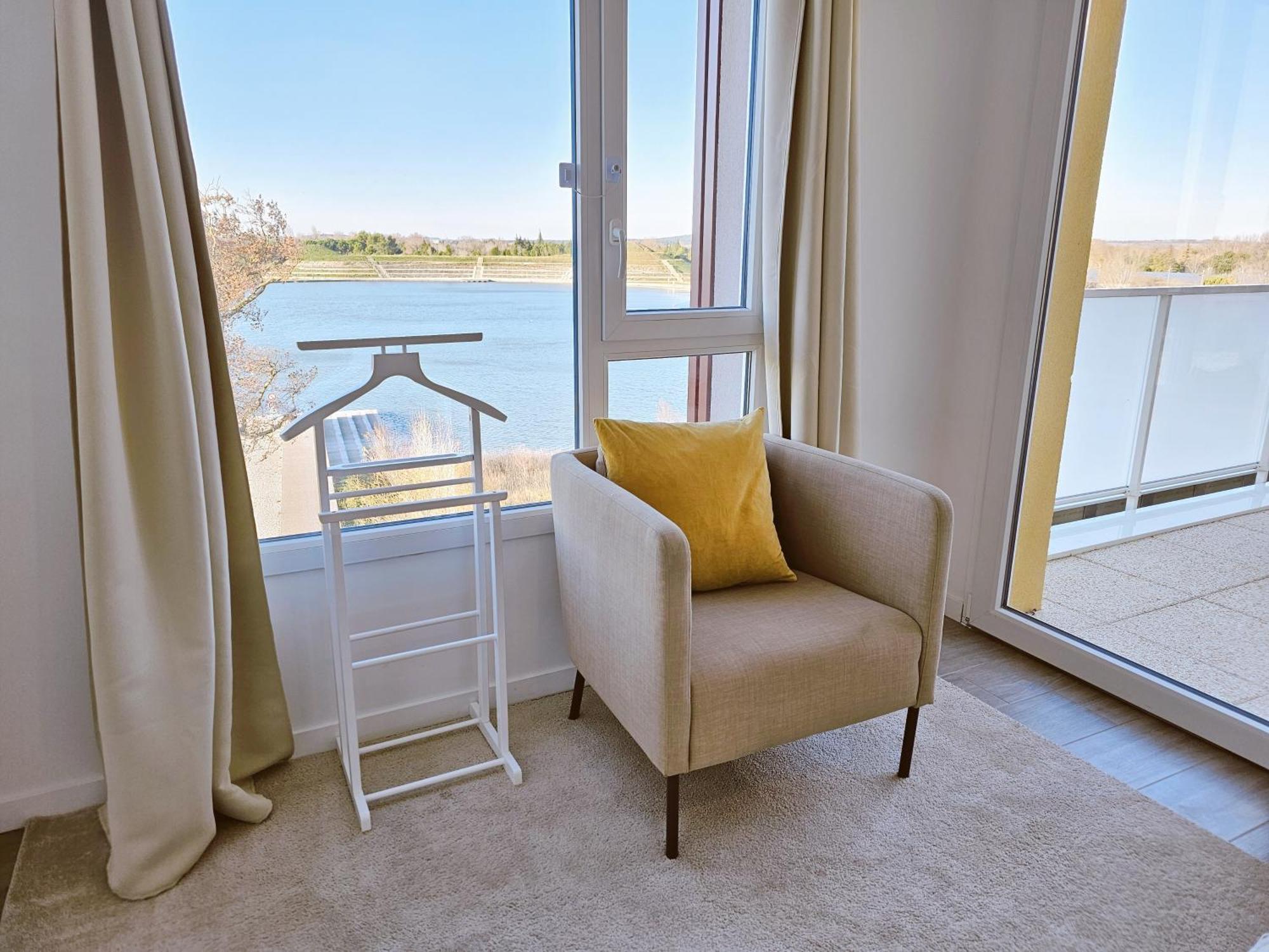 Lakeside Provence - Appartement Classe 4 Etoiles, Vue Sur Le Lac, Parking Sous-Sol, Double Clim Monteux Esterno foto