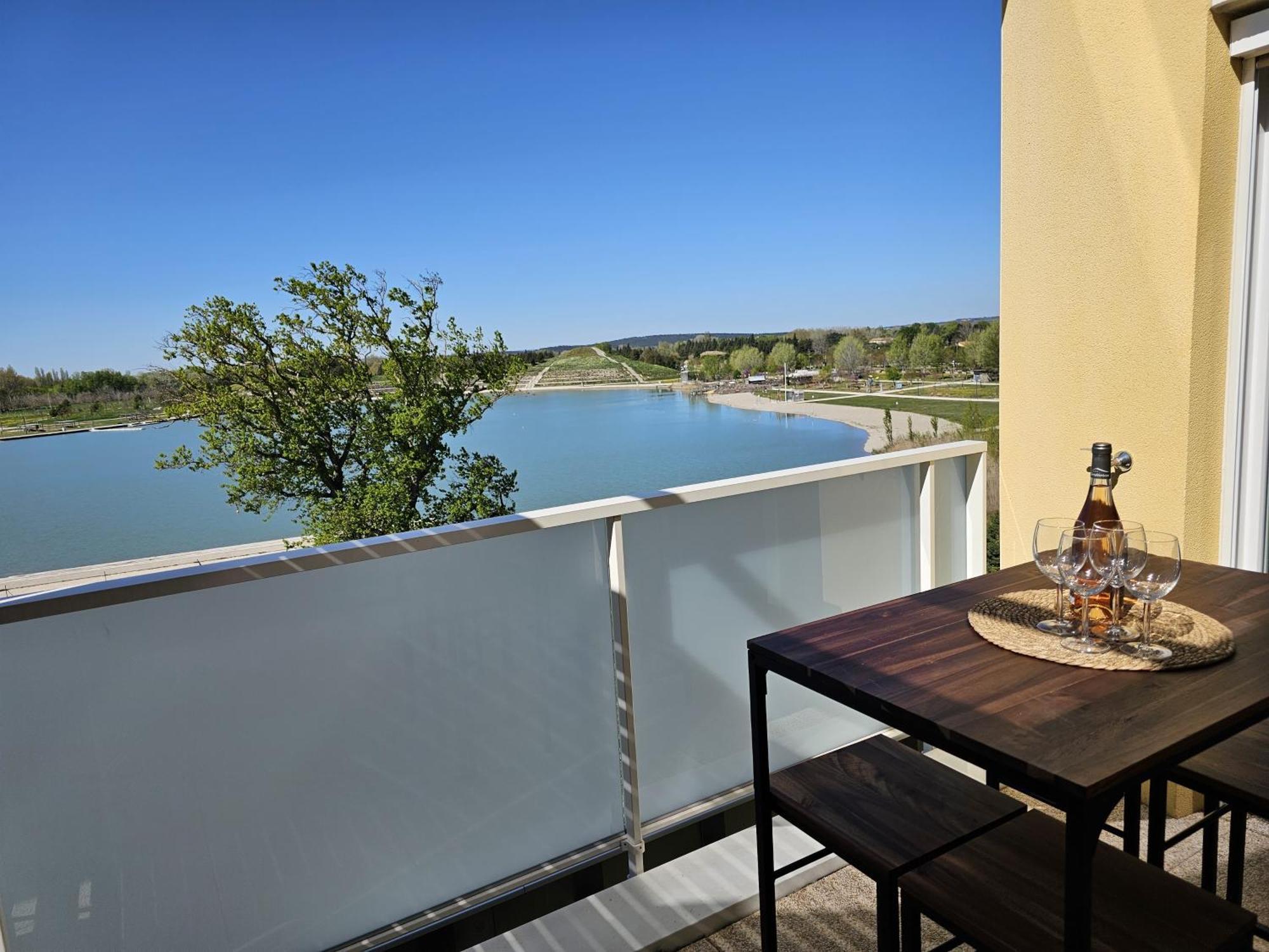 Lakeside Provence - Appartement Classe 4 Etoiles, Vue Sur Le Lac, Parking Sous-Sol, Double Clim Monteux Esterno foto