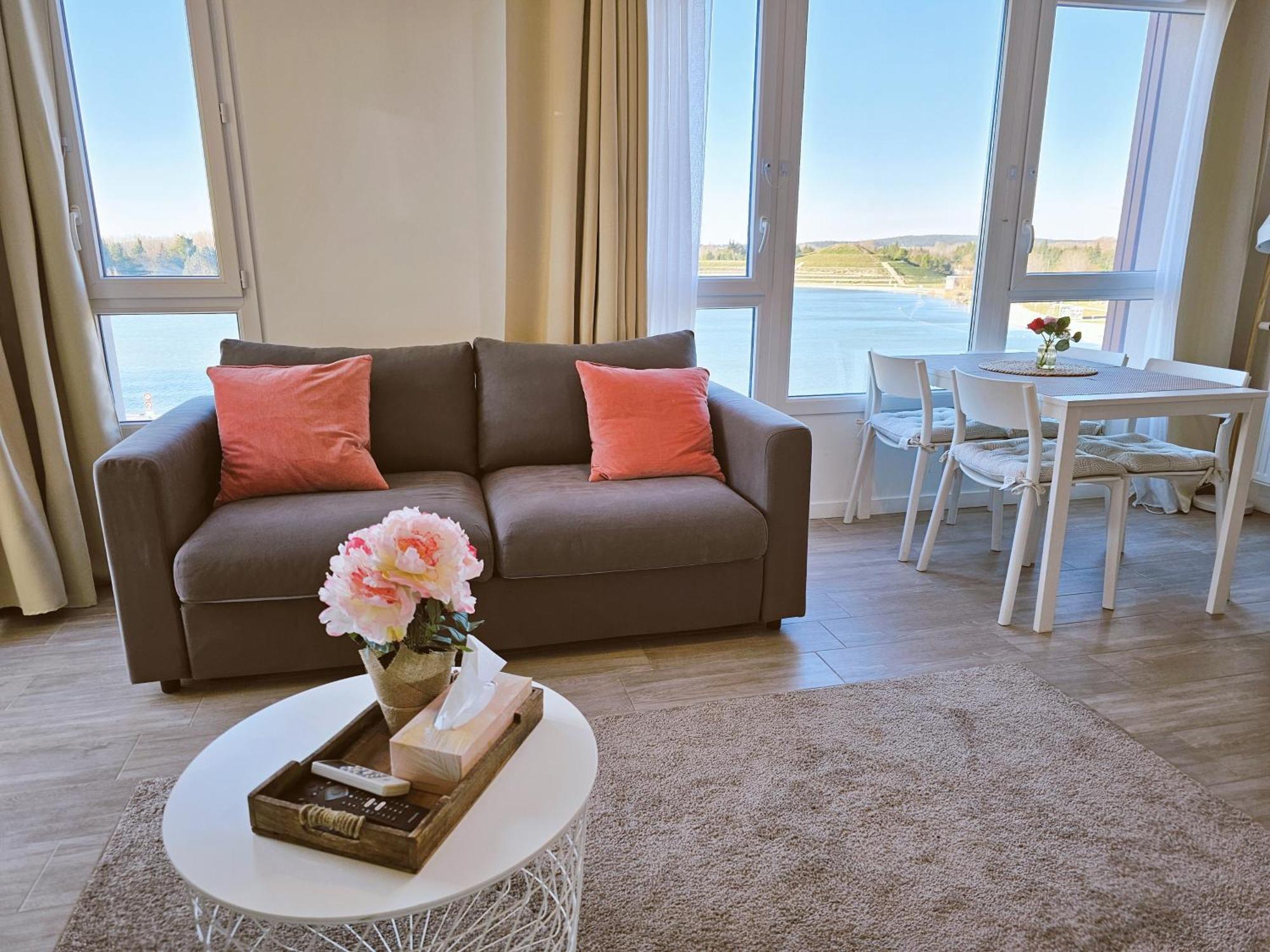 Lakeside Provence - Appartement Classe 4 Etoiles, Vue Sur Le Lac, Parking Sous-Sol, Double Clim Monteux Esterno foto