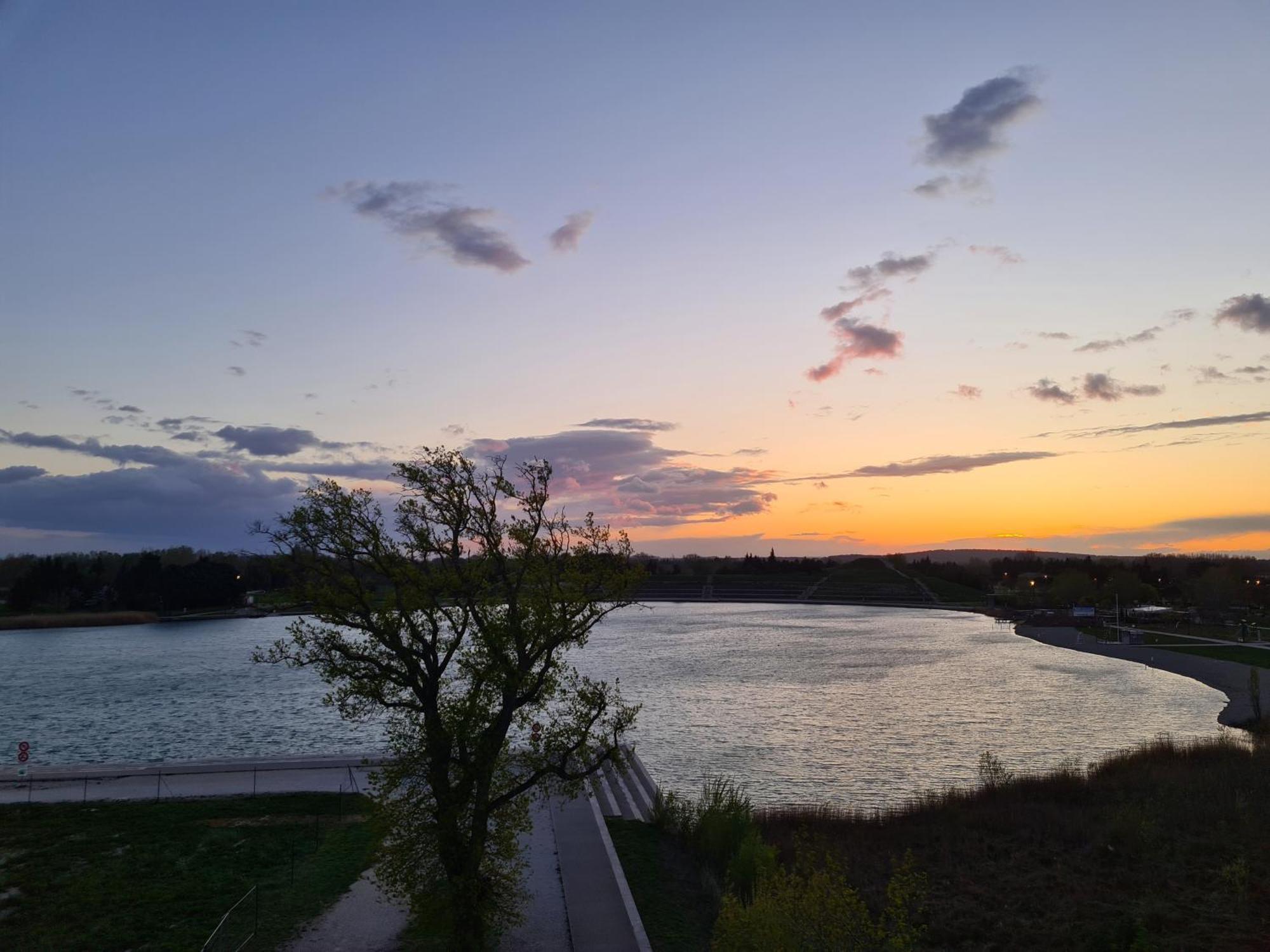 Lakeside Provence - Appartement Classe 4 Etoiles, Vue Sur Le Lac, Parking Sous-Sol, Double Clim Monteux Esterno foto