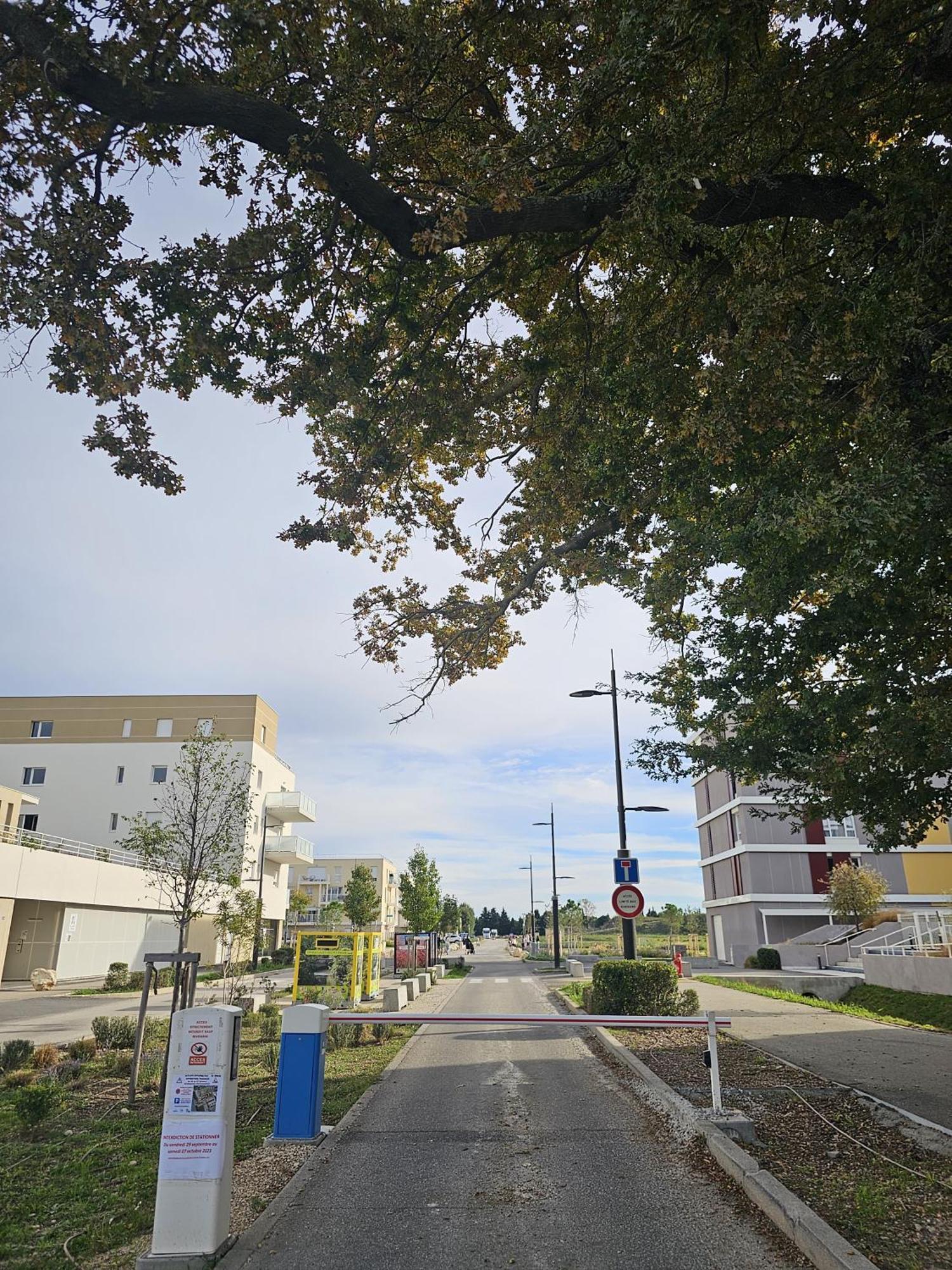 Lakeside Provence - Appartement Classe 4 Etoiles, Vue Sur Le Lac, Parking Sous-Sol, Double Clim Monteux Esterno foto