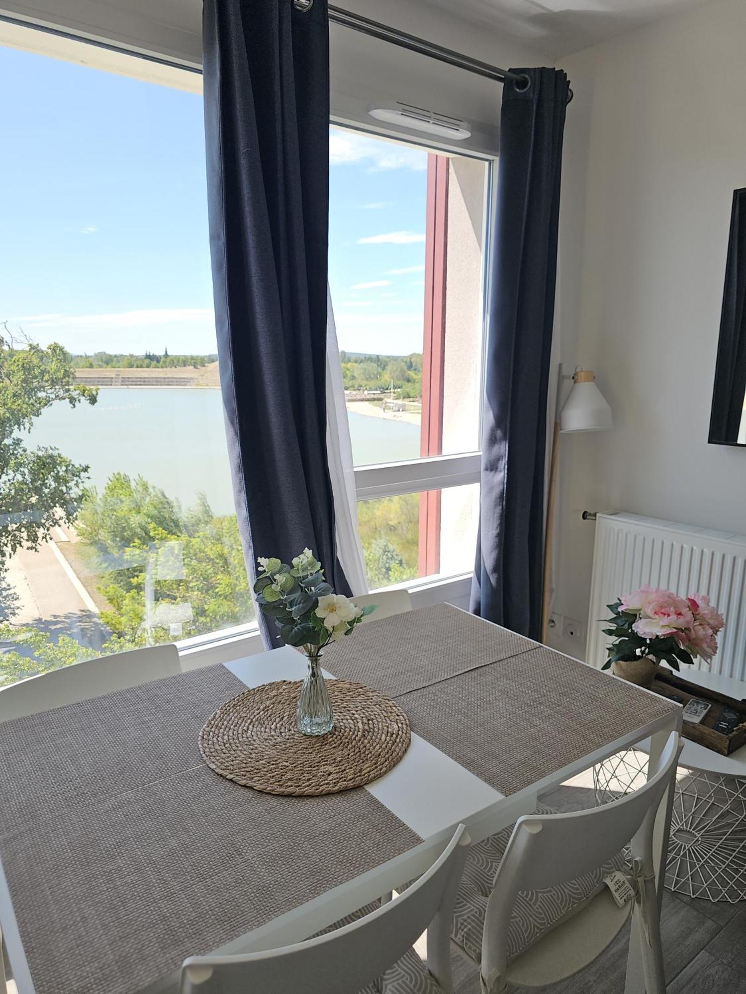 Lakeside Provence - Appartement Classe 4 Etoiles, Vue Sur Le Lac, Parking Sous-Sol, Double Clim Monteux Esterno foto