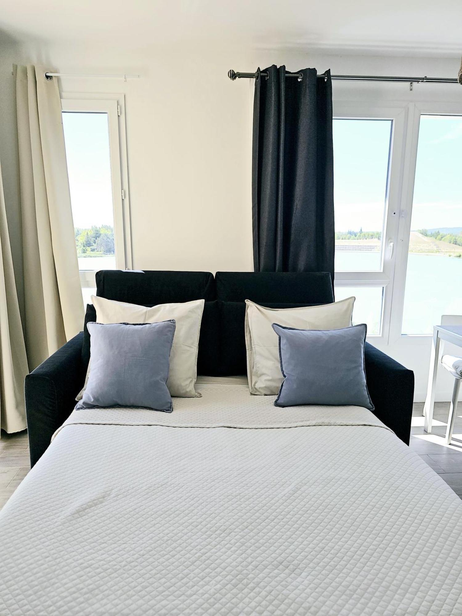 Lakeside Provence - Appartement Classe 4 Etoiles, Vue Sur Le Lac, Parking Sous-Sol, Double Clim Monteux Esterno foto
